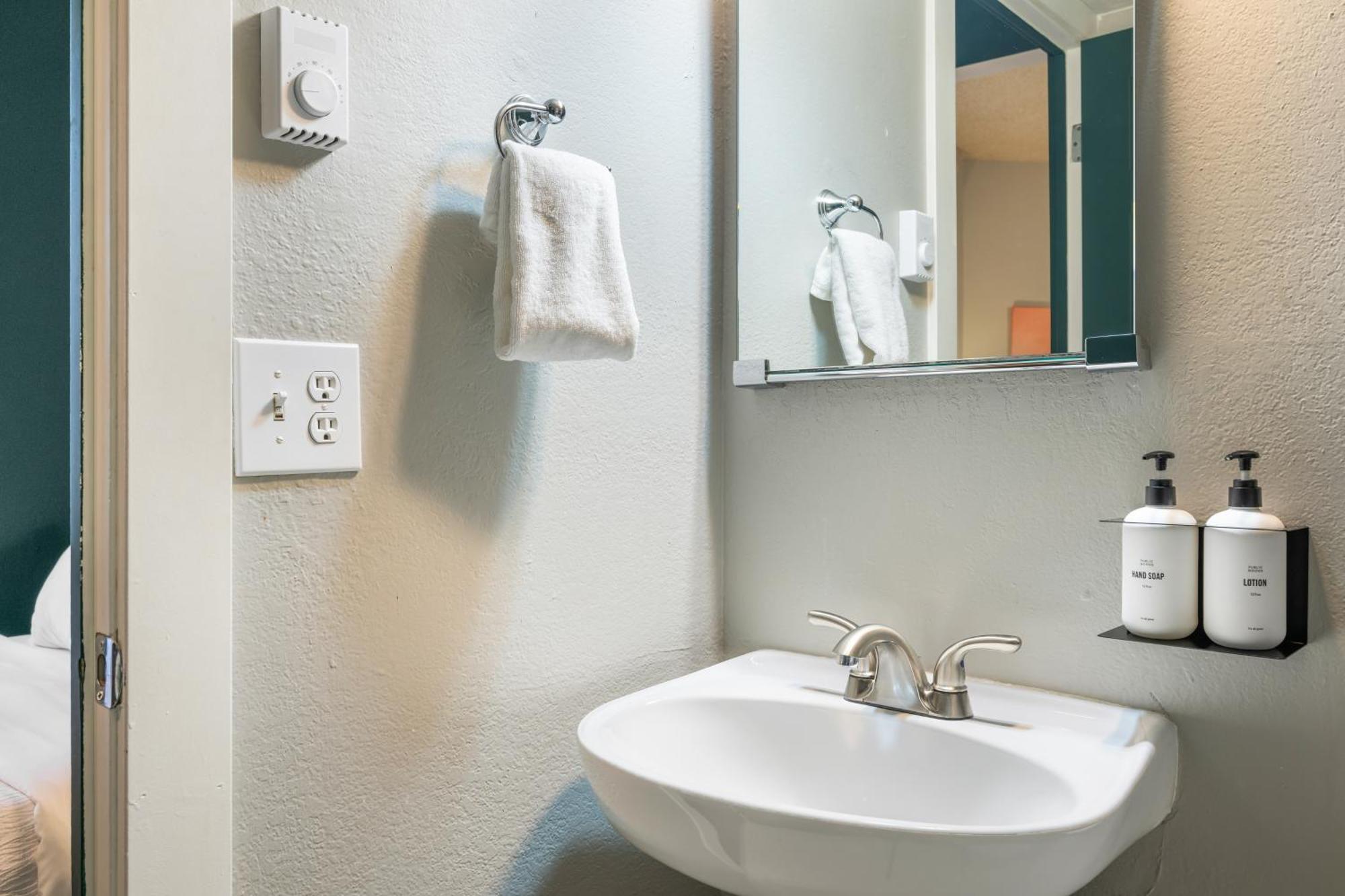 Oxford Apartment By At Mine Hospitality Seattle Eksteriør billede